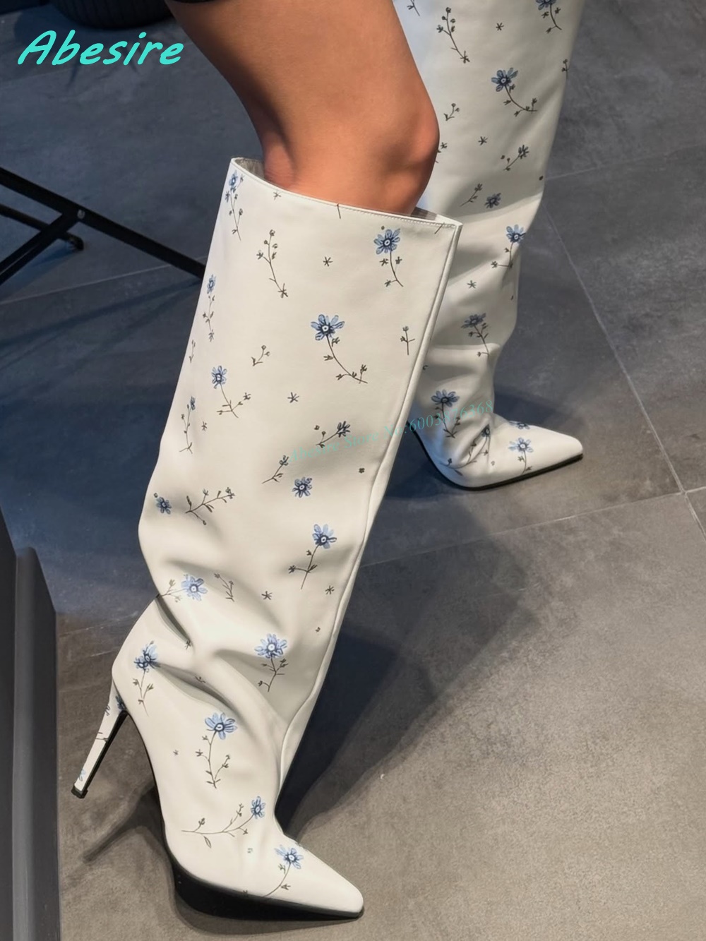 Beyaz Çiçek Desenli Diz Üstü Ç - Women'S Fashion Show incelemesi ve fiyatı